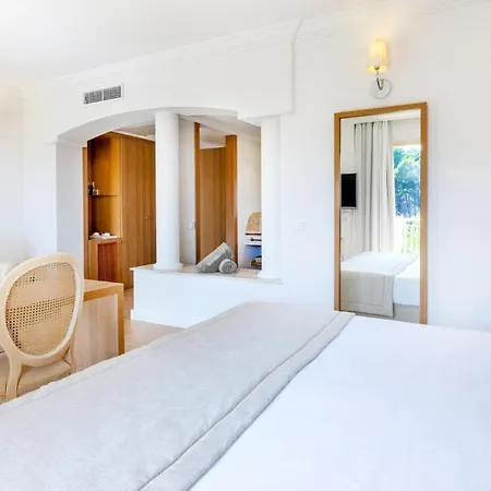 Viva Cala Mesquida & Adults Only 16 4*